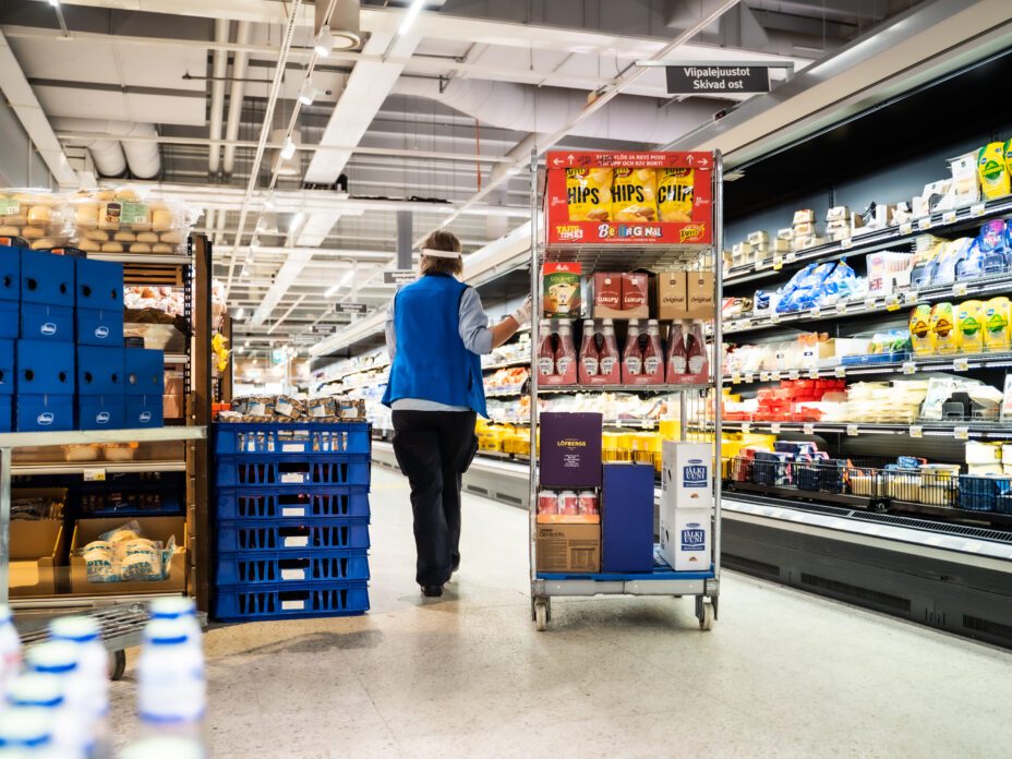 Foldia Rollbehälter von K.Hartwall im Einsatz im Lebensmittelhandel und Supermarkt